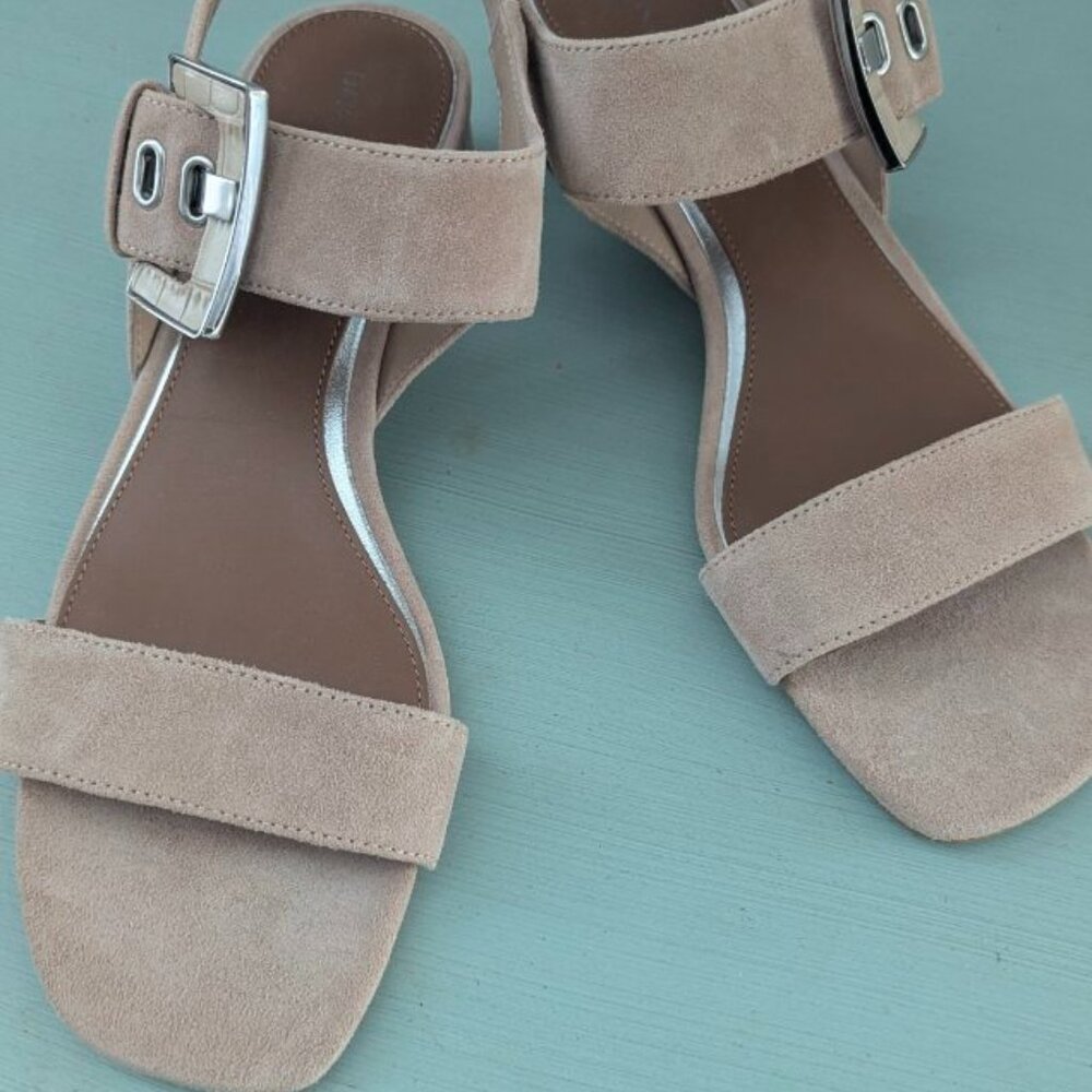 Donald Pliner sand color suede sandal size 9